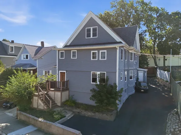 11 Hicks Ave Floor 3, Medford, MA 02155