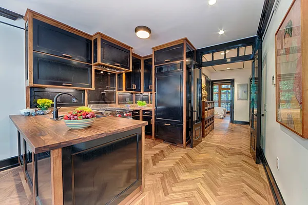 Sold by BHT Realty LLC | media 15