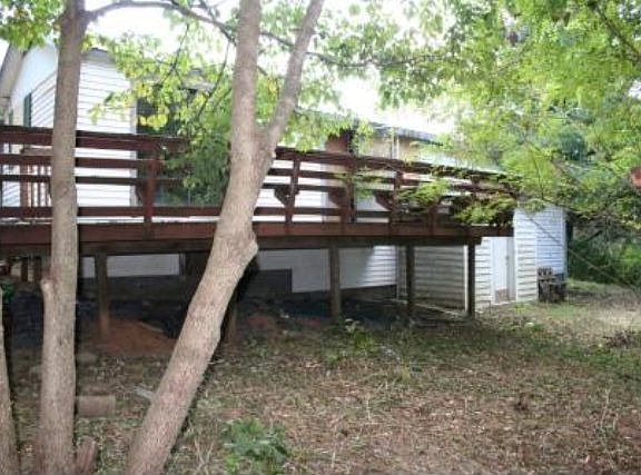 2nd image of 940 Clay Ave