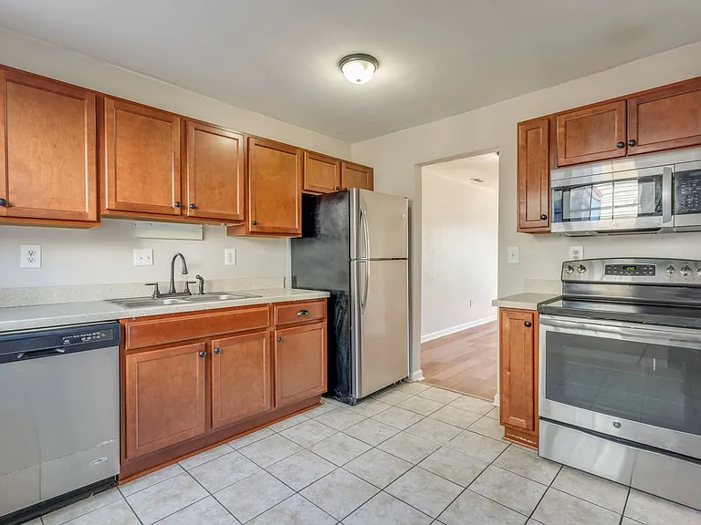 436 Peregrine St — Photo 3