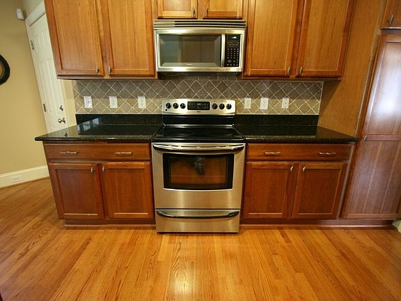 Kitchen (Wide Angle)