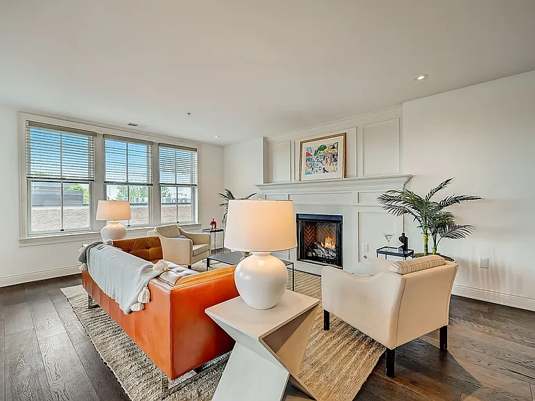 HUBBARD PARK PLACE — Photo 6