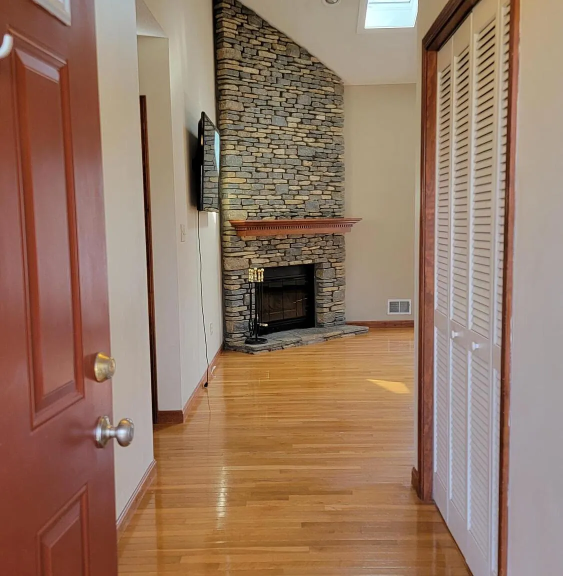 3 bed, 2.0 bath, 1414 sqft, $2,095 — Photo 4