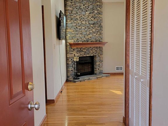 4th image of 10313 Chimney Ridge Ct