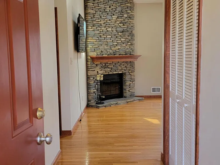 10313 Chimney Ridge Ct — Photo 4