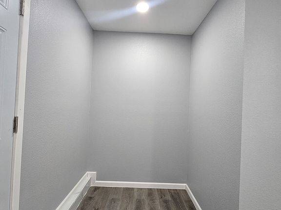 5th image of 521 W Avenue J5 #B