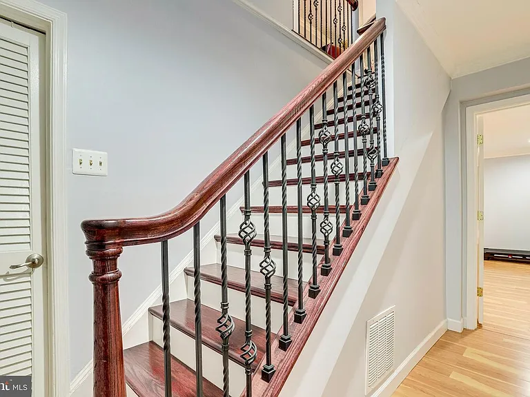 4919 Herkimer St — Photo 31
