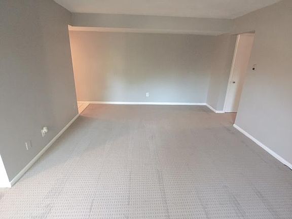 3rd image of 2656 Euclid Heights Blvd APT 202