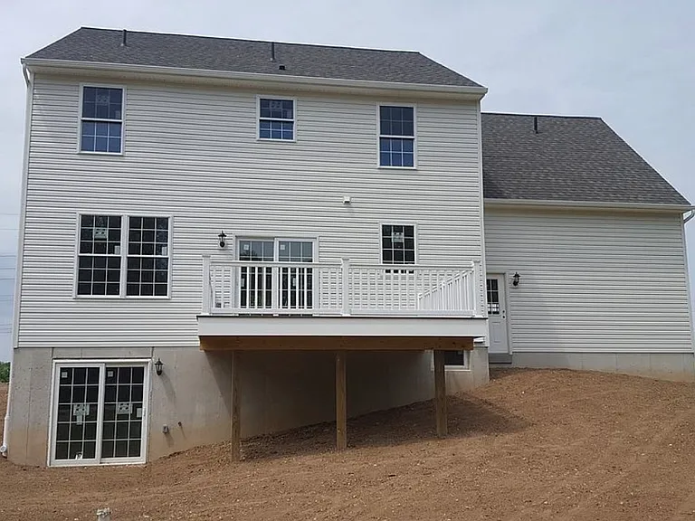 205 Carriage Walk Dr — Photo 2