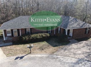 390 Miller Pointe Dr, Inman, SC 29349