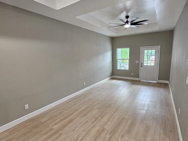 217 E Myrtle St #B — Photo 13