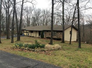 10 Roundhill Rd, Kimberling City, MO 65686