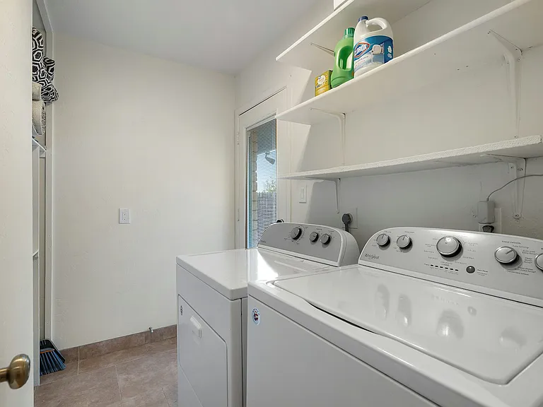 334 W Horseshoe Ave #8 — Photo 5