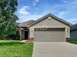 12083 Hayden Lakes Cir, Jacksonville, FL 32218