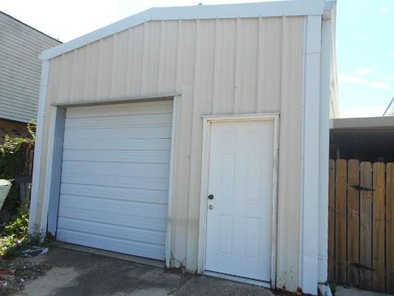 5th image of 3620 Rose Ave
