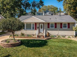 1401 38th St SE, Cedar Rapids, IA 52403