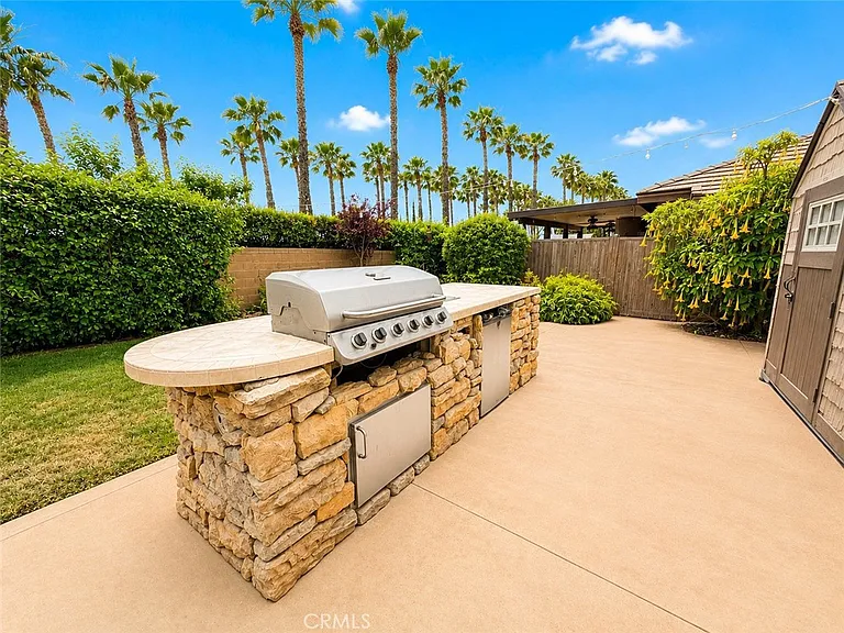 1695 Larkspur Ln — Photo 22