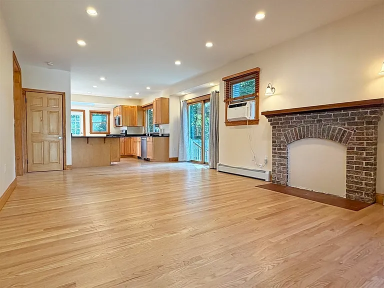 63 Pierrepont Rd — Photo 5