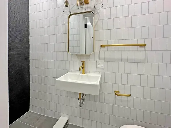 1853 Cornelia Street image 6 of 8