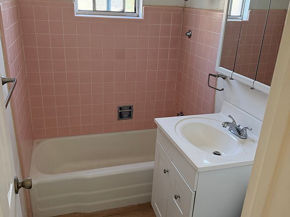5th image of 155 Burns St #D
