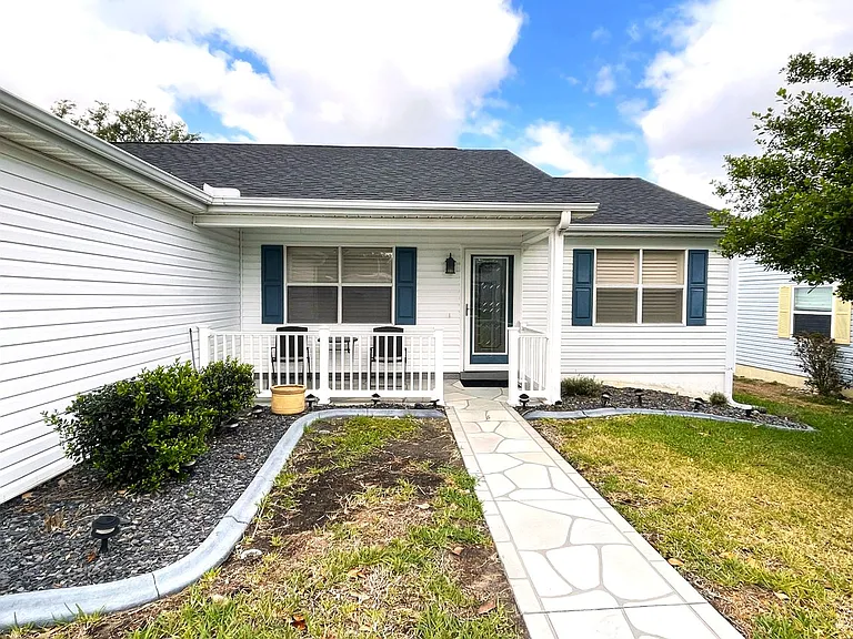 1212 Palmetto Dr — Photo 2