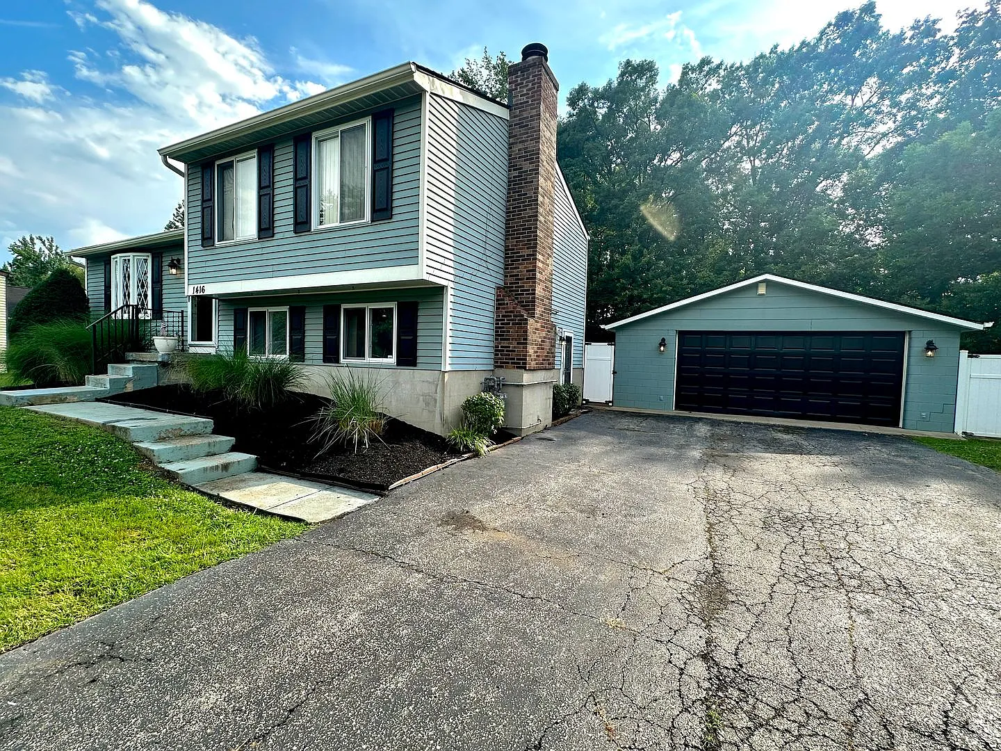 Charming 3-Bedroom Home in Prime Location 1416 Hagen Rd, Louisville, KY 40223 — Photo 3