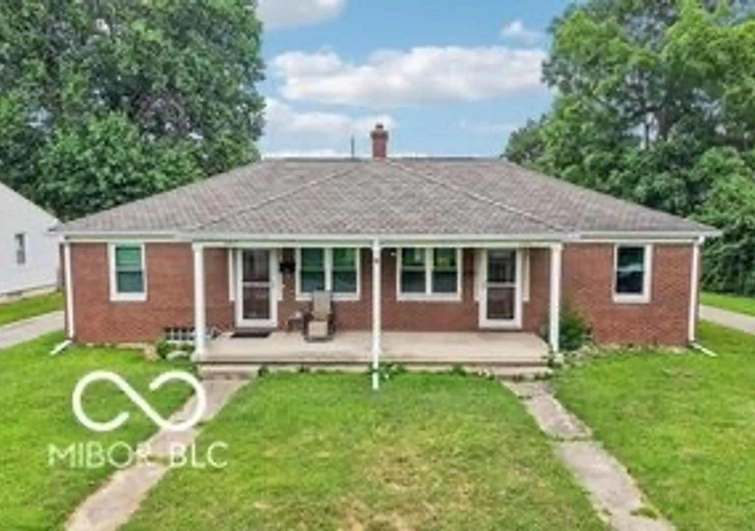 Charming 2BR Duplex in Indianapolis — Photo 2