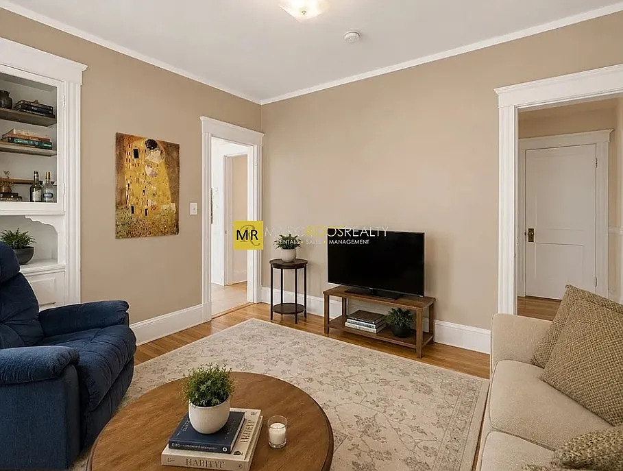 3 bed, 1.0 bath, 1200 sqft, $3,600 — Photo 3