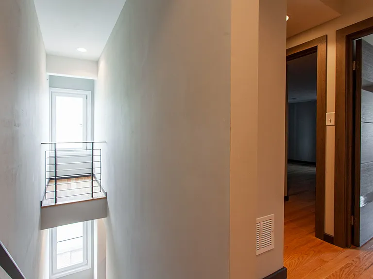 2553 Montrose St #DD — Photo 14