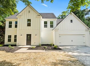 2033 Colony Hill Dr, Charlotte, NC 28214