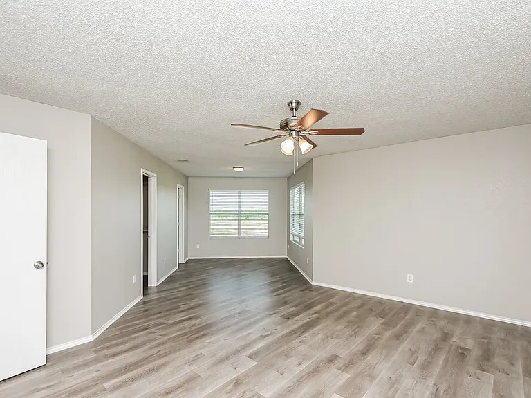 8304 Cutter Hill Ave — Photo 10