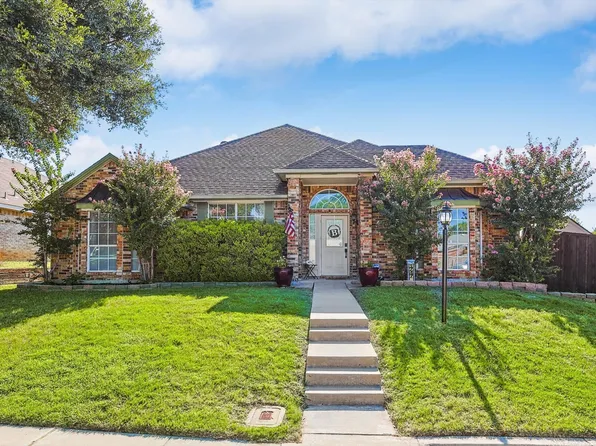 1747 Smokey Hill Dr, Lewisville, TX 75067
