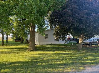 436 N Broadway St, Lovington, IL 61937