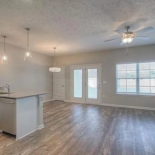 1847 Bethpage Dr — Photo 23