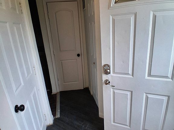 3rd image of 519 Cherry Hill Rd