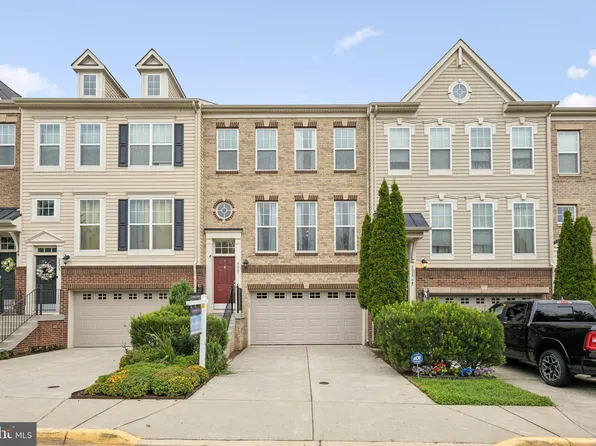 9027 Phita Ln, Manassas Park, VA 20111