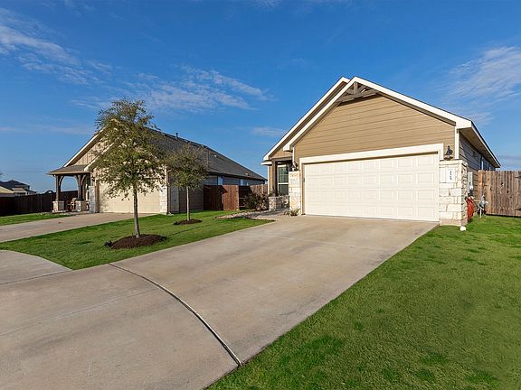 2nd image of 125 Carlina Loop