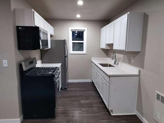 2nd image of 3303 E Bremer Ave #201