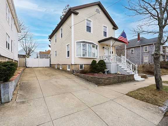 3rd image of 38 Willard St