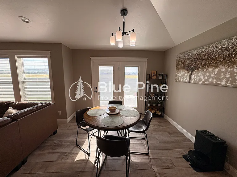 1890 Mesa Canyon Dr — Photo 8
