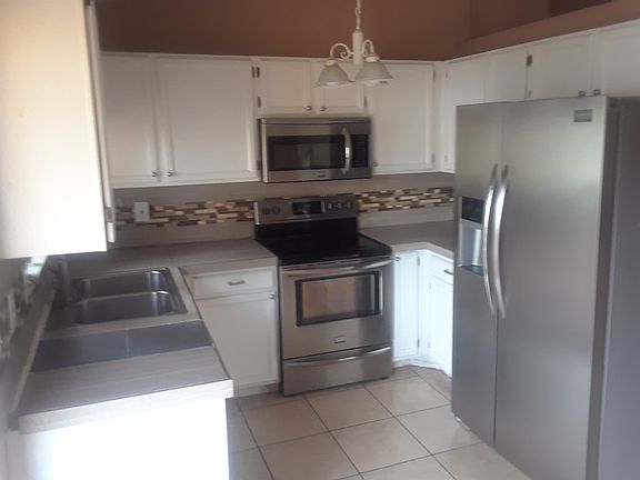 2nd image of 2111 Hackberry Cir