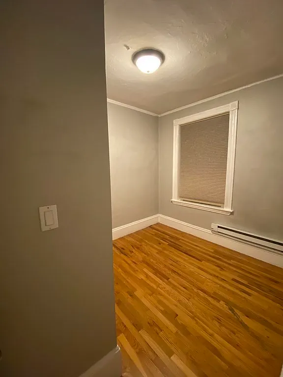 4 bed, 9999 sqft, $5,600 — Photo 3