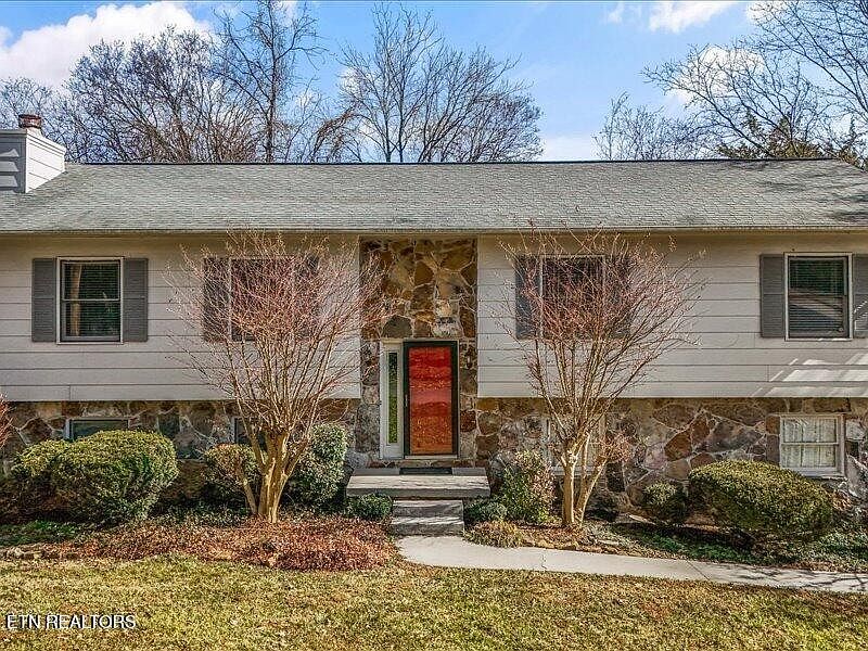 1st image of 904 Misty Springs Rd