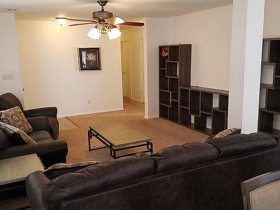 3rd image of 2605 Twin Oaks Dr NW