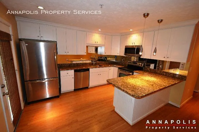 631 Admiral Dr — Photo 3