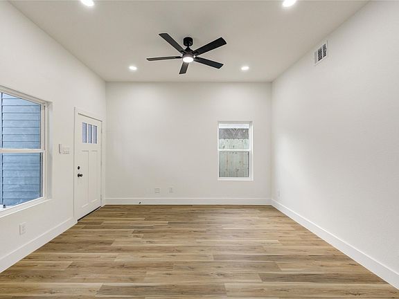 3rd image of 9727 Stedman St