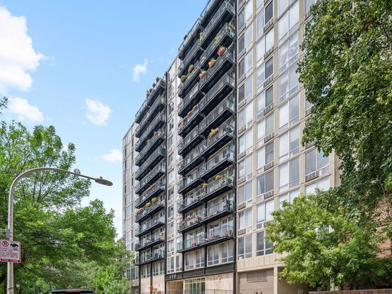 450 W Briar Pl APT 3J, Chicago, IL 60657