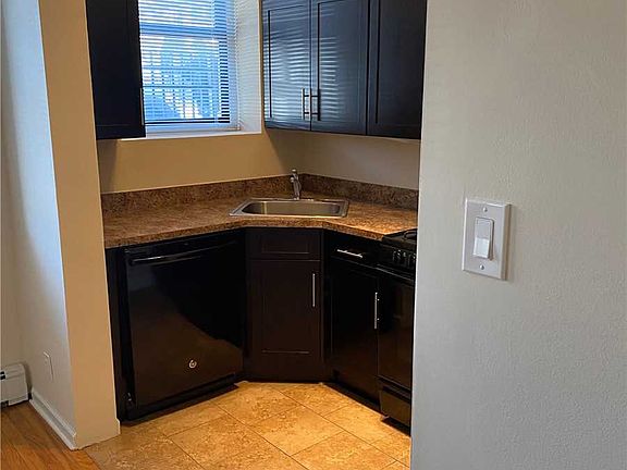 3rd image of 1 Jefferson Ave APT A15