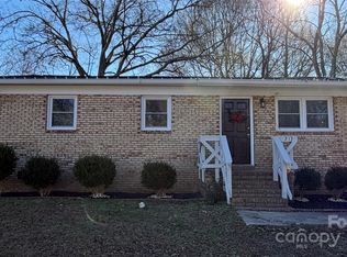 513 E Holly St, Dallas, NC 28034