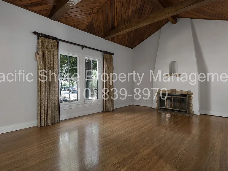 1229 Geneva St — Photo 5
